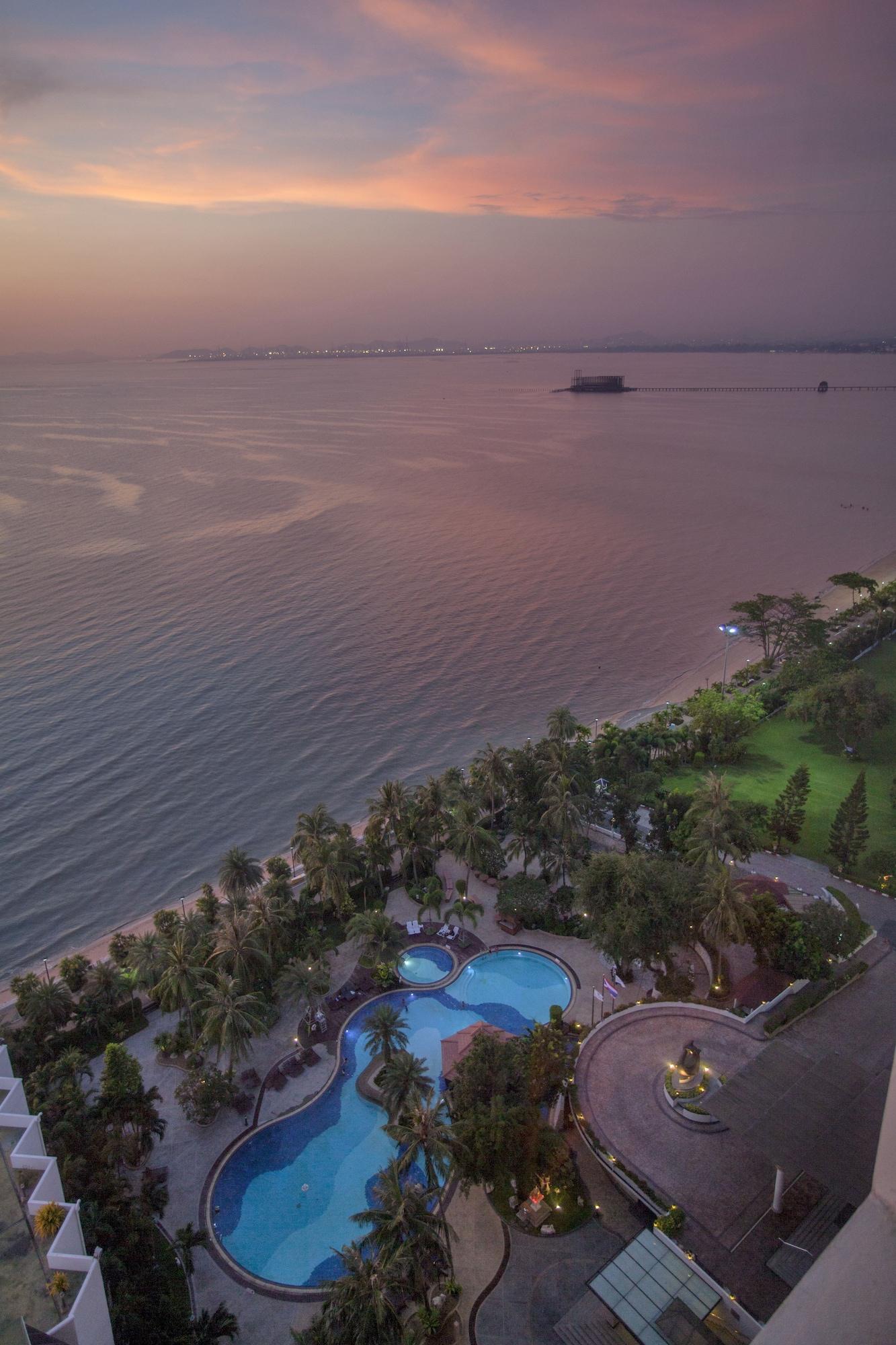 Cholchan Pattaya Beach Resort - Sha Extra Plus Exterior foto