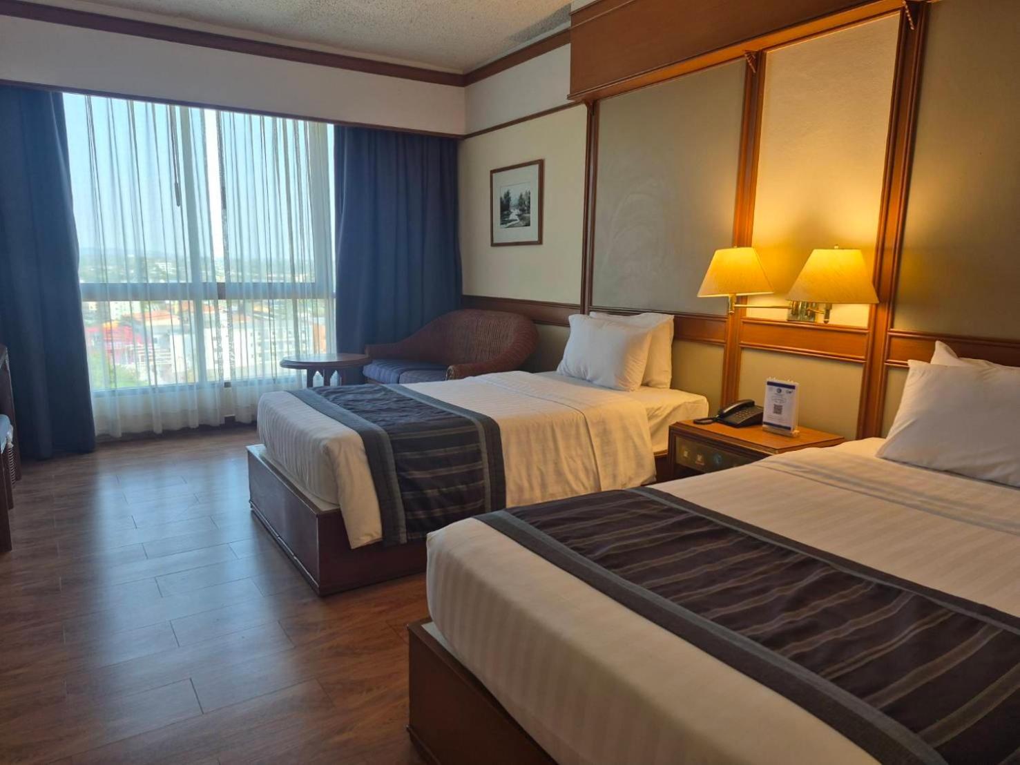 Cholchan Pattaya Beach Resort - Sha Extra Plus Exterior foto