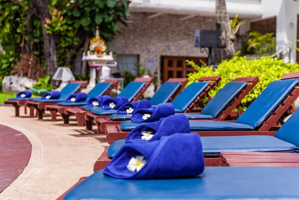 Cholchan Pattaya Beach Resort - Sha Extra Plus Exterior foto Poolside at the Royal Paradise Hotel & Spa