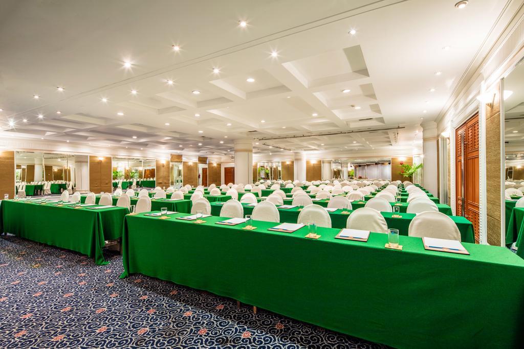 Cholchan Pattaya Beach Resort - Sha Extra Plus Exterior foto Meeting room
